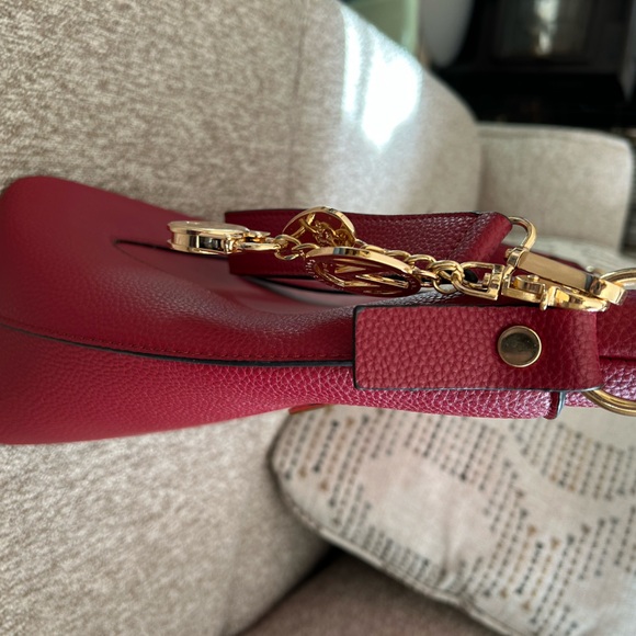 Gorgeous red leather MIA Collection handbag with adjustable crossbody strap. - Picture 2 of 7